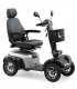 Vue 3/4 avant du scooter électrique handicapé PMR Life & Mobility Presto en gris