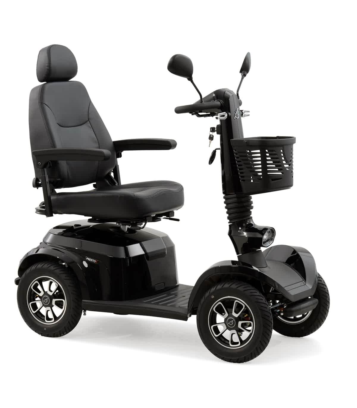 Vue 3/4 avant du scooter électrique handicapé PMR Life & Mobility Presto S en noir